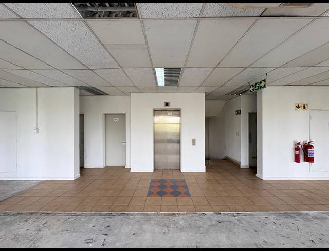 750M² OFFICE TO LET IN RANDJESPARK